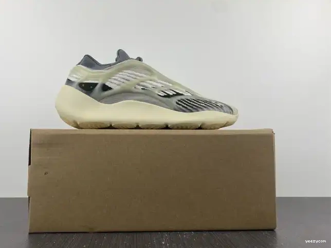V3 700 Yeezy Fade Salt Adidas ID1674 0705